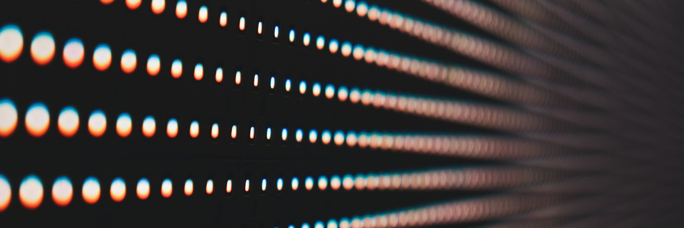 LED-panelen in amberkleurig licht